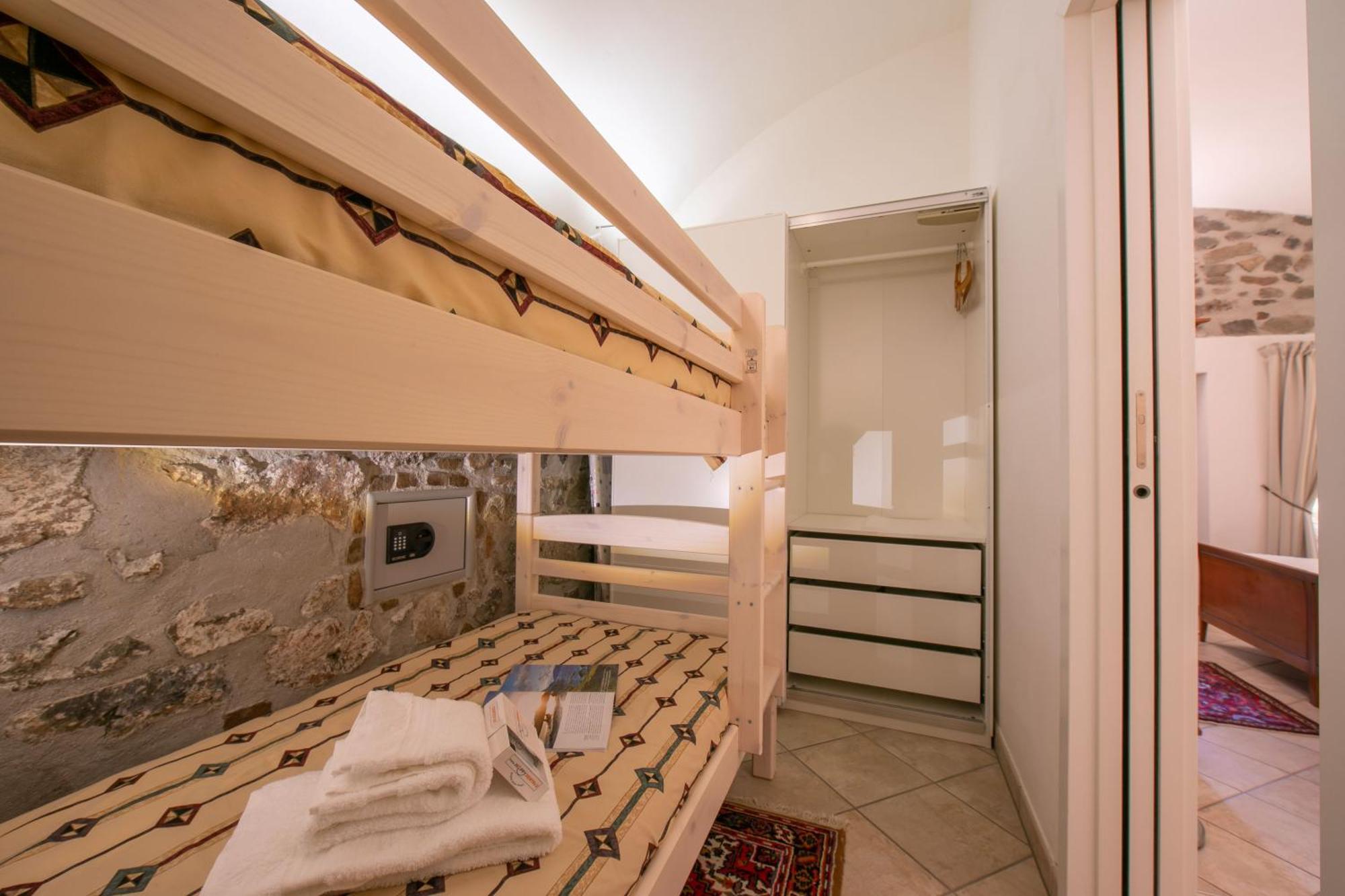 Casa Tame - Happy Rentals Мелиде Екстериор снимка